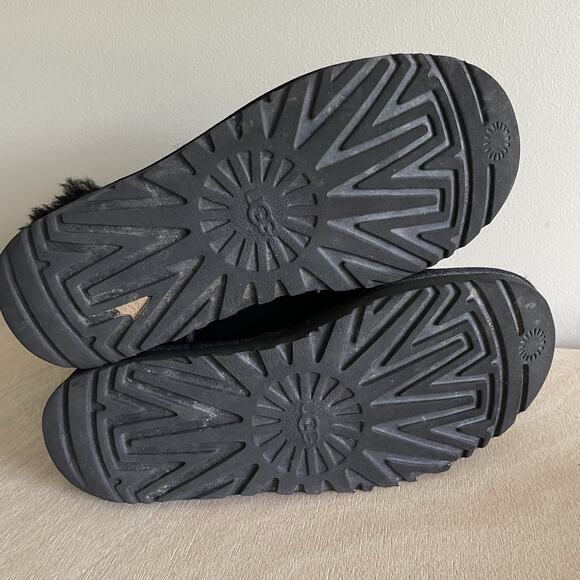 UGG Mini Bailey Bow Boots - Picture 12 of 12